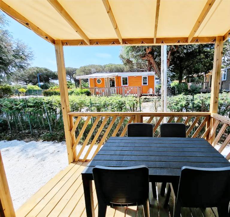 Mobile home with 2 rooms for 4 persons — photo 3