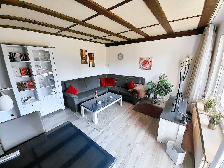 Holiday apartment with garden — photo 2