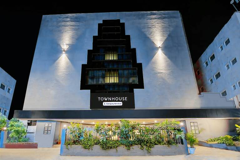 Super Townhouse Lakdikapul