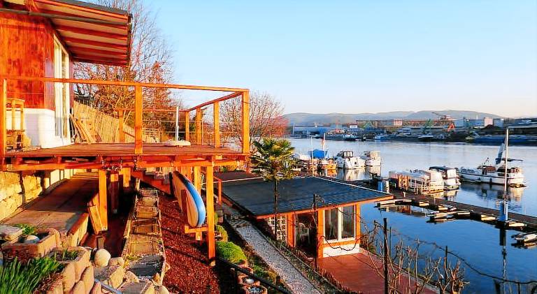 House with pool — photo 3