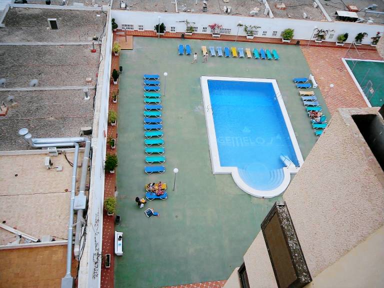 Children-friendly rental apartment with garden, patio & pool | City view | Pets allowed in Benidorm