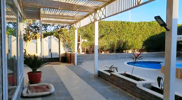 Holiday apartment with terrace & pool — photo 5