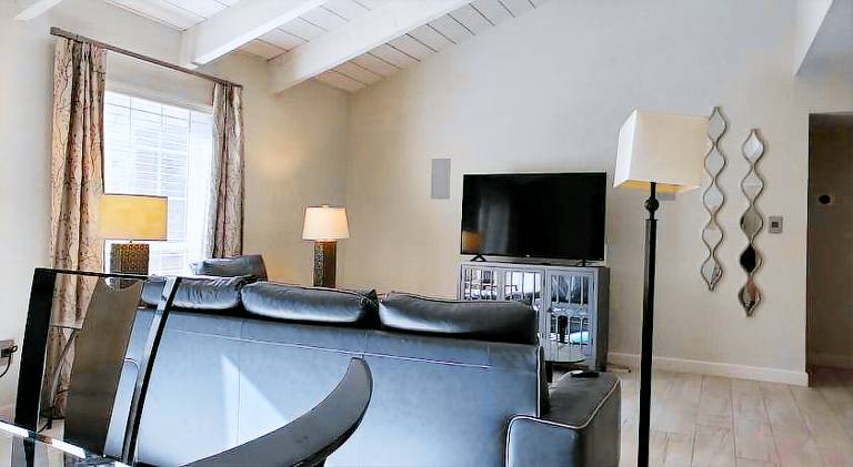 House with pool & jacuzzi | Perfect for remote work — photo 2