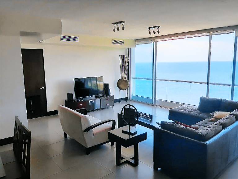 Condo San Carlos District