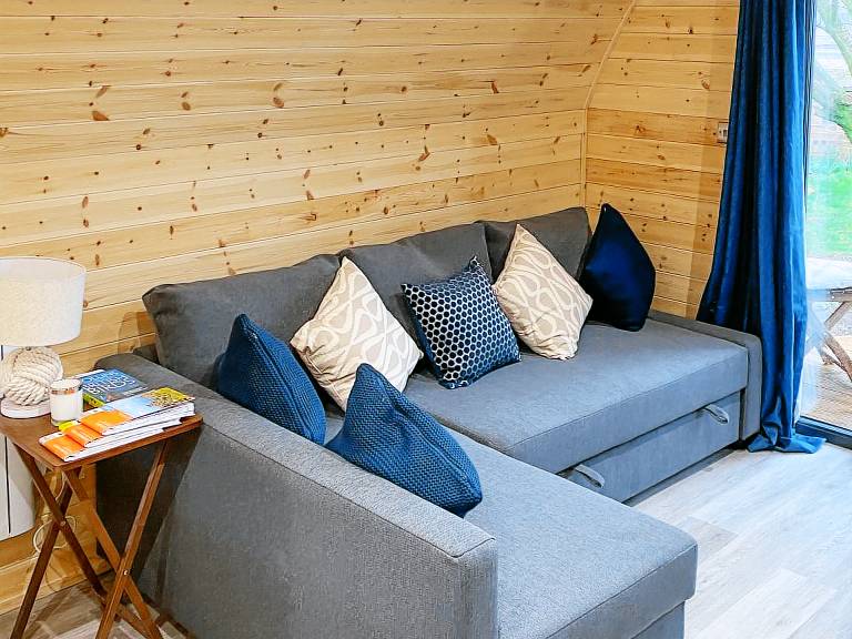 Family-oriented pleasant cottage with yard | Pets allowed — photo 3