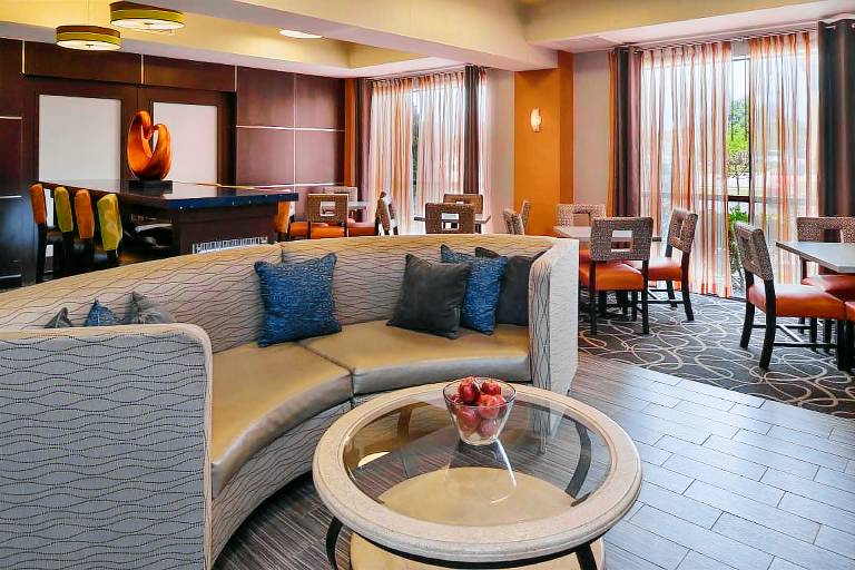 Hampton Inn Springfield — photo 3