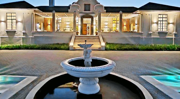 PJURE Boutique Hotel & Spa