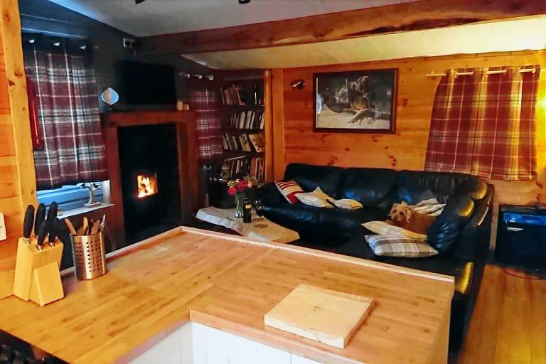 Sutton Coldfield 2-Bed Caravan, Parking & Bar-B-Q — photo 2