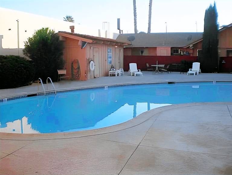 Economy Inn Barstow — photo 4
