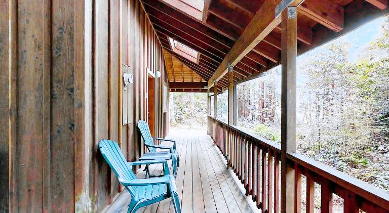 Little River Retreat- Dog Friendly with Grill — photo 4