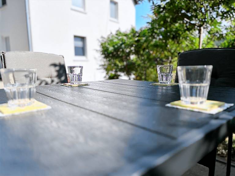 Apartment with patio & yard | Nature view — photo 2