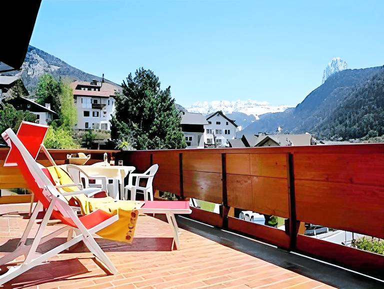 Lovely serviced apartment with yard | Ski nearby | Pet-friendly in Ortisei