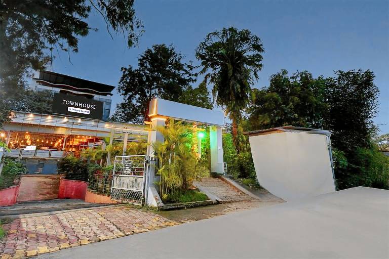 Townhouse Balewadi Stadium Pune Formerly Hotel Sarovar