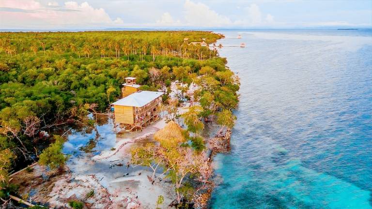 Villa Luz Coastal Sanctuary in Isla Mucura