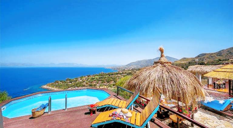 Villa with jacuzzi & pool | Pets allowed — photo 2