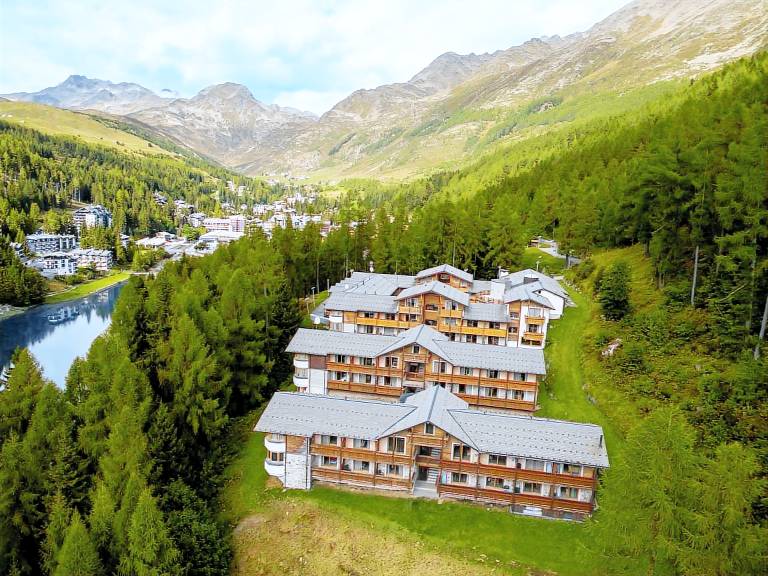 Holiday apartment with garden, terrace & hot tub | Nature view — photo 4