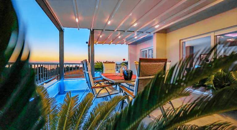 Holiday apartment with hot tub — photo 4