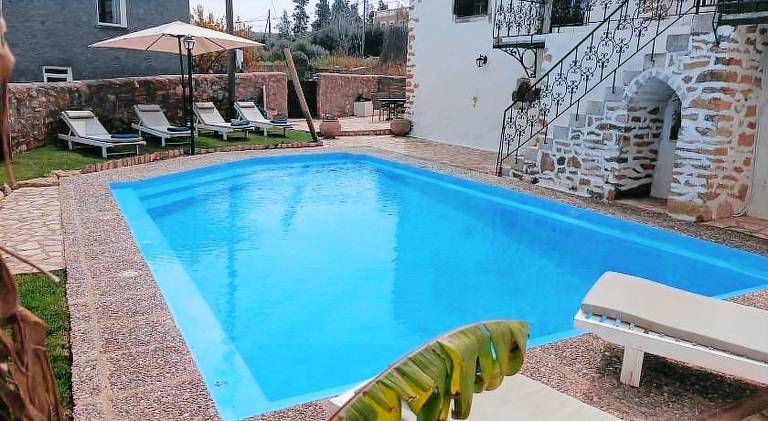 Villa with pool in Platanias