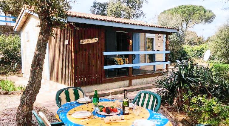 Chalet with pool — photo 3