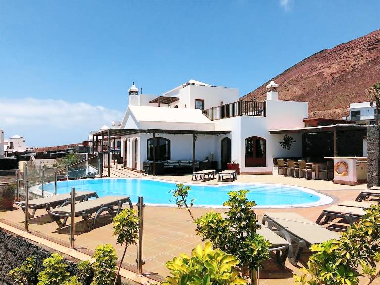 Villa  Playa Blanca