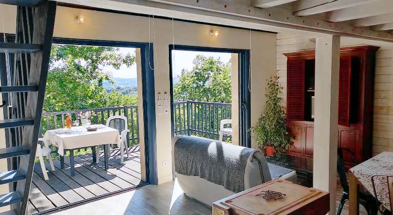 House with patio, pool & garden in Castres