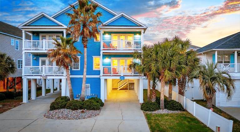 House with pool in Garden City, SC
