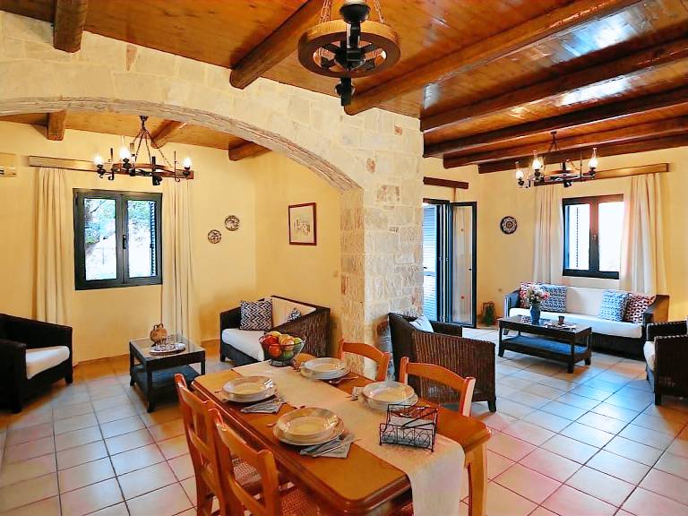 Fully equipped house with barbecue, private pool & garden | Mountain view | Dogs allowed — photo 2