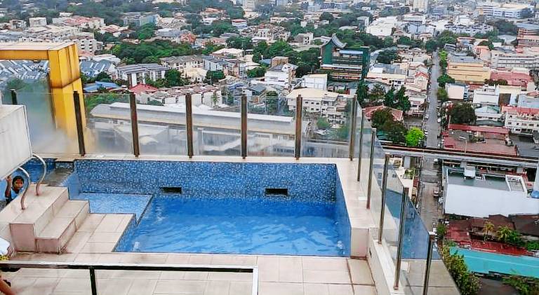 Apartment with pool — photo 4