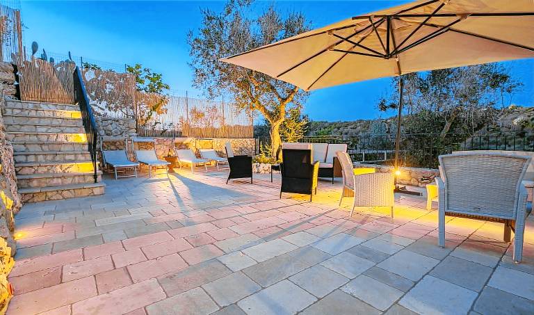 Family-oriented nice villa with barbeque, garden & private pool | Nature view | Dogs allowed — photo 2