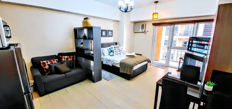 Apartment with yard & pool | Suitable for remote work | Pets allowed — photo 2
