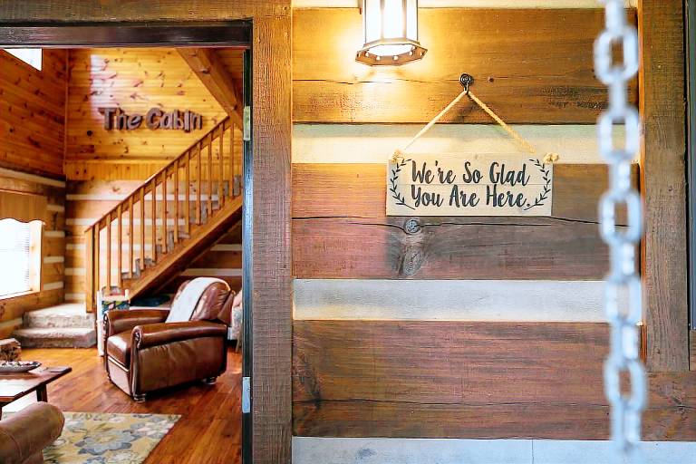Family-oriented nice cabin with private pool | Pets allowed — photo 3