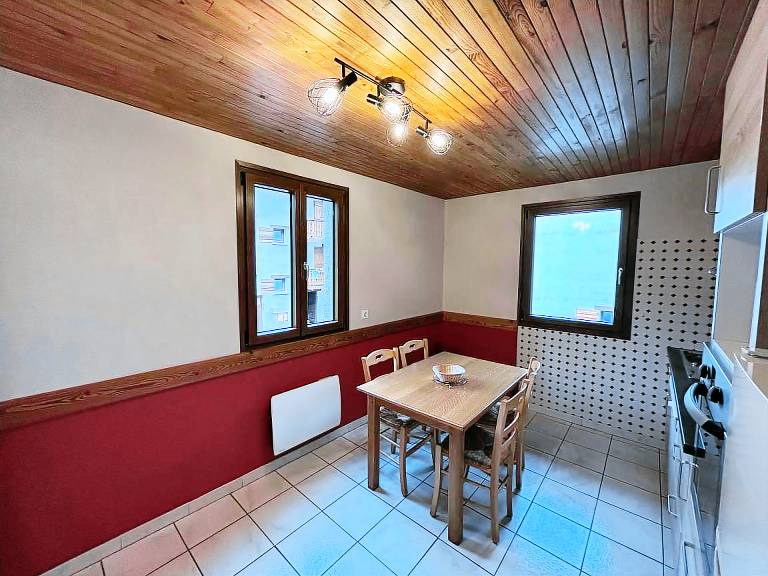 Holiday apartment with yard — photo 4