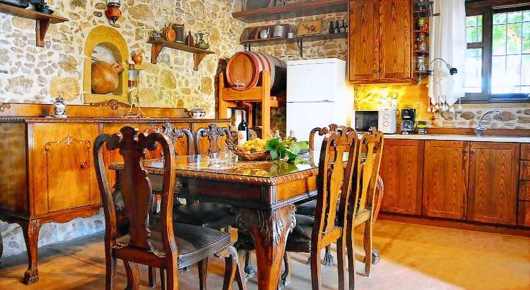 House with patio, yard & grill — photo 3