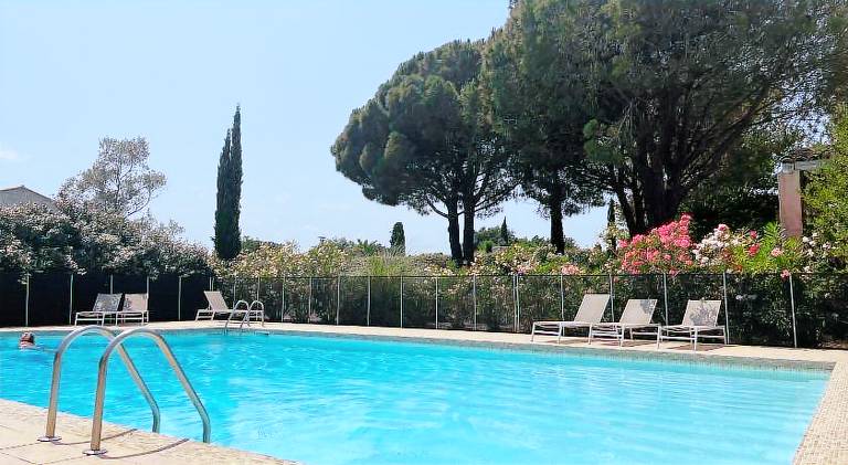 Apartment with patio, grill & private pool | Perfect for remote work | Pet-friendly in Grimaud