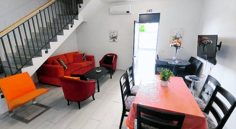 Pleasant vacation home with patio | Close to Cathedral of Funchal | Pet-friendly — photo 4