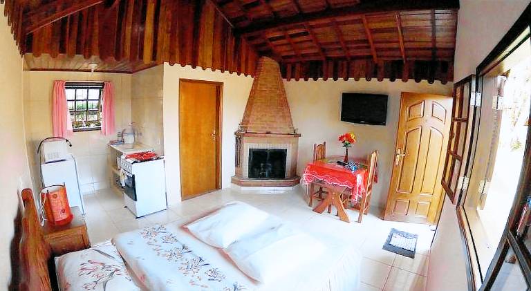 Pleasant chalet with garden | Perfect for remote work | Dogs allowed in Camanducaia