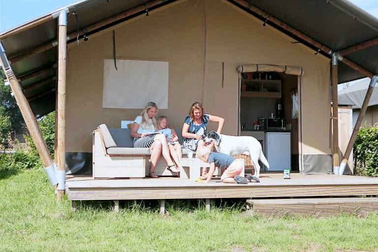 Vacation home with yard & patio — photo 2
