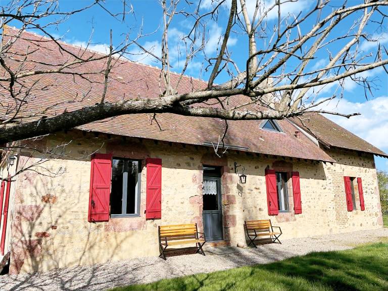 Pleasant gite with terrace & garden | Dogs allowed in Montlucon