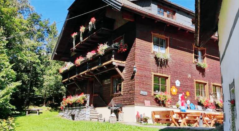 Charming farm with garden, terrace & barbeque | Pets are welcome — photo 3
