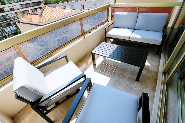 Apartment with terrace — photo 5