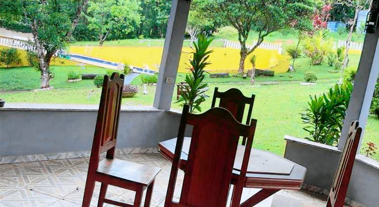House with pool & garden in Mairiporã