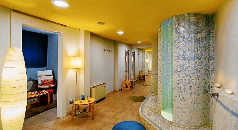 Serviced apartment with garden & private pool — photo 4