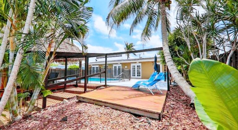 Vacation home with pool — photo 3
