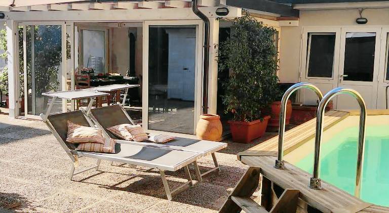 Holiday apartment with patio, yard & private pool — photo 2