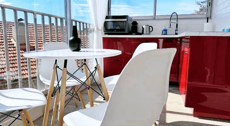 Apartment with patio — photo 3