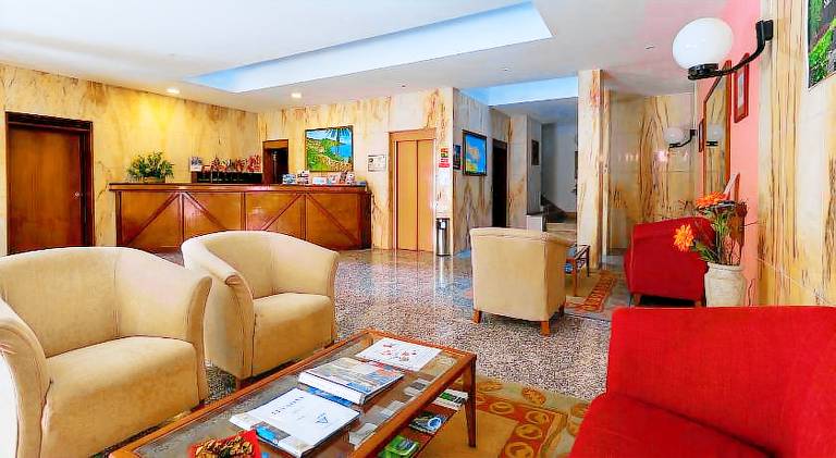 Serviced apartment with terrace, pool & yard | Near Quinta Vigia — photo 5