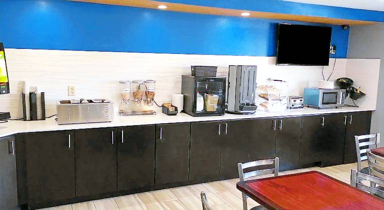 Americas Best Value Inn Denham Springs Baton Rouge — photo 5