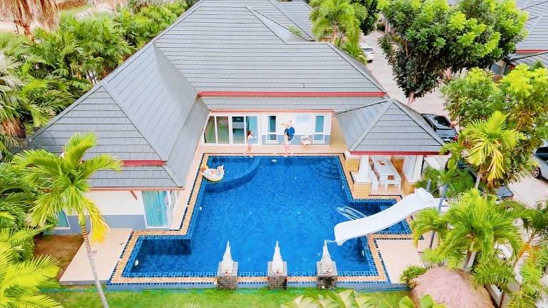 Big house with barbeque & pool | Perfect for remote work | Pets are welcome — photo 3