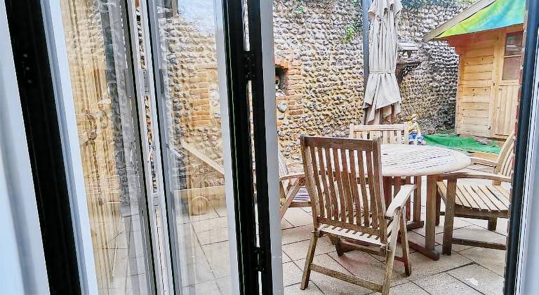 AnchorageWells King Room-Only or the Entire Cottage for 8 with 4 King Ensuite Rooms — photo 3