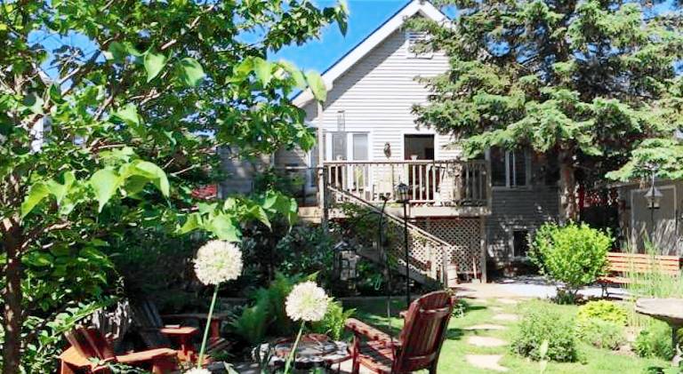 2 Moon Cottage in Niagara-on-the-Lake, ON